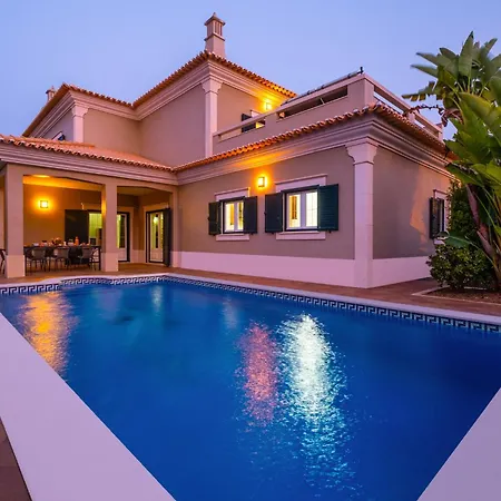 Villa Hawaii - Ferias Relaxantes Com Piscina Aquecivel E Bbq - *